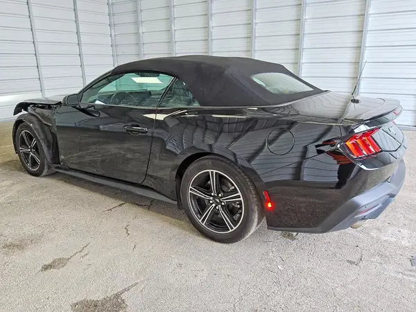 1FAGP8UH6S5120647 2025 FORD MUSTANG - Image 2