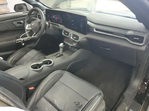 1FAGP8UH7S5111018 2025 FORD MUSTANG - Image 8