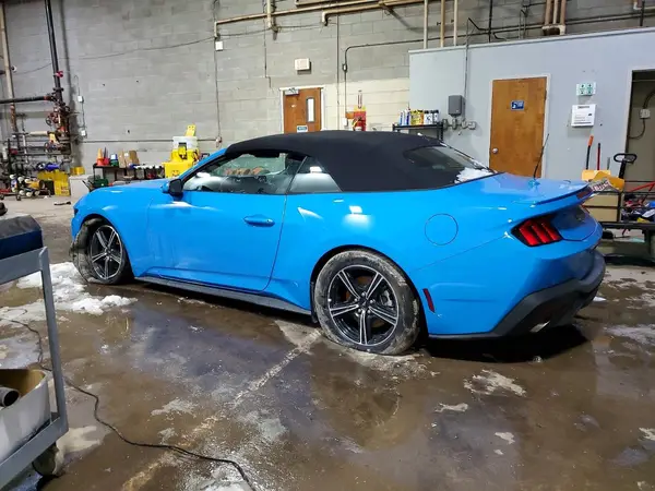 1FAGP8UH7S5117417 2025 FORD MUSTANG - Image 2