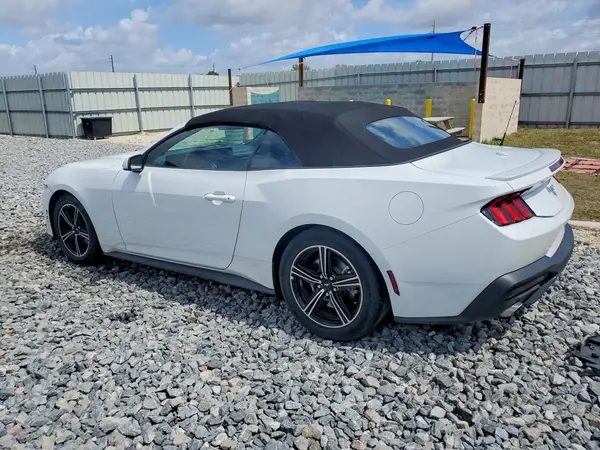 1FAGP8UH8S5110802 2025 FORD MUSTANG - Image 2