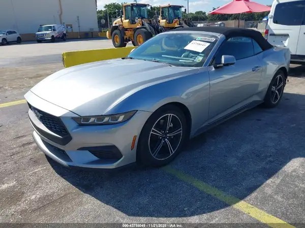 1FAGP8UH8S5110962 2025 FORD MUSTANG - Image 2