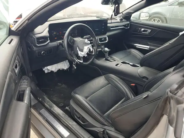 1FAGP8UH9S5105544 2025 FORD MUSTANG - Image 8