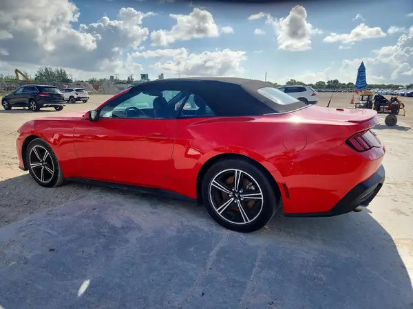 1FAGP8UH9S5105558 2025 FORD MUSTANG - Image 2