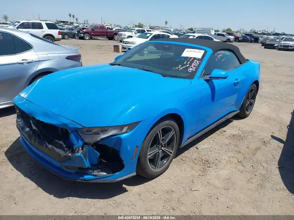 1FAGP8UH9S5106743 2025 FORD MUSTANG - Image 2