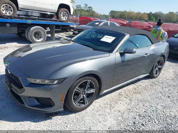1FAGP8UH9S5111554 2025 FORD MUSTANG - Image 2