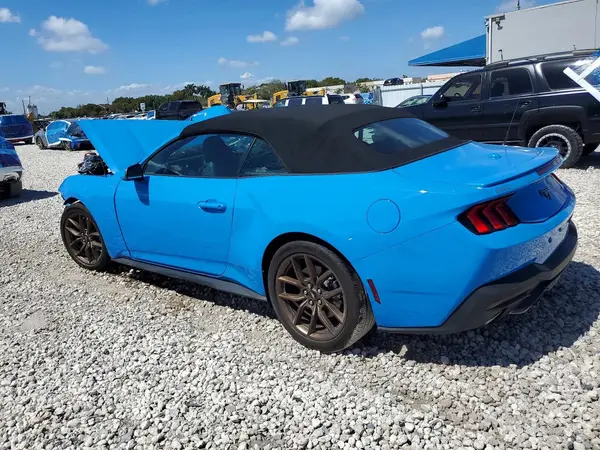 1FAGP8UH9S5124868 2025 FORD MUSTANG - Image 2