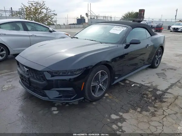 1FAGP8UHXS5121154 2025 FORD MUSTANG - Image 2