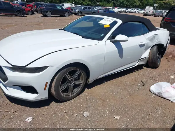1FAGP8UHXS5123826 2025 FORD MUSTANG - Image 2