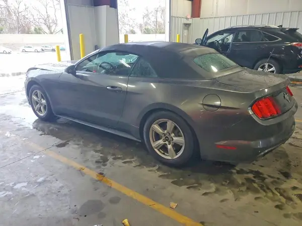 1FATP8EM1G5281182 2016 FORD MUSTANG - Image 2