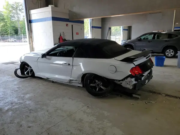 1FATP8EM3G5274640 2016 FORD MUSTANG - Image 2
