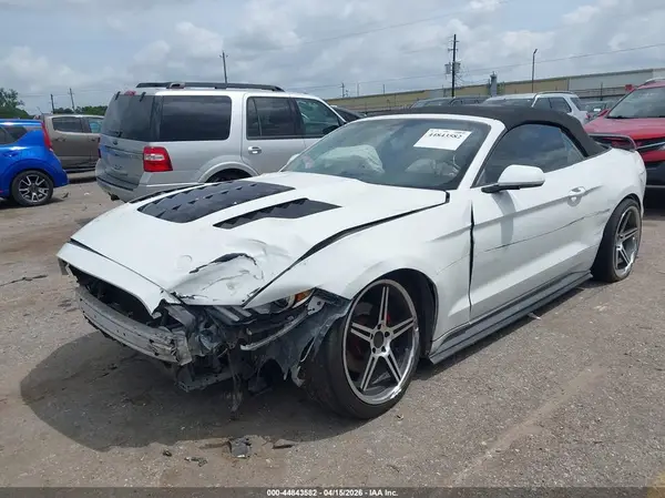 1FATP8EM3G5284682 2016 FORD MUSTANG - Image 2
