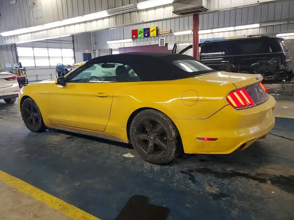 1FATP8EM5G5304219 2016 FORD MUSTANG - Image 2