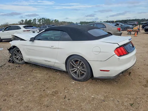 1FATP8UH0G5226663 2016 FORD MUSTANG - Image 2