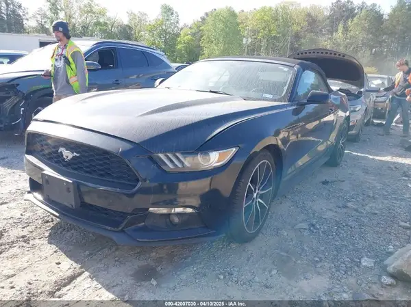 1FATP8UH0G5237677 2016 FORD MUSTANG - Image 2