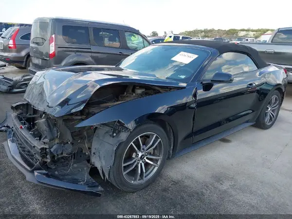 1FATP8UH0G5318890 2016 FORD MUSTANG - Image 2