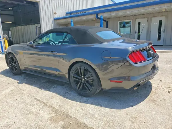 1FATP8UH0H5202946 2017 FORD MUSTANG - Image 2
