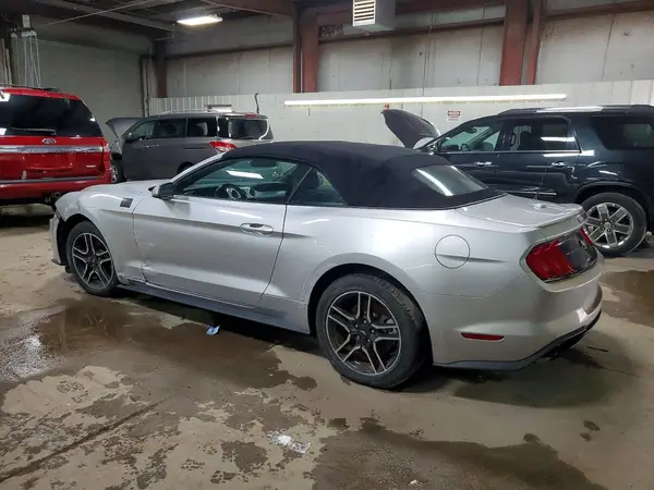 1FATP8UH0J5109799 2018 FORD MUSTANG - Image 2