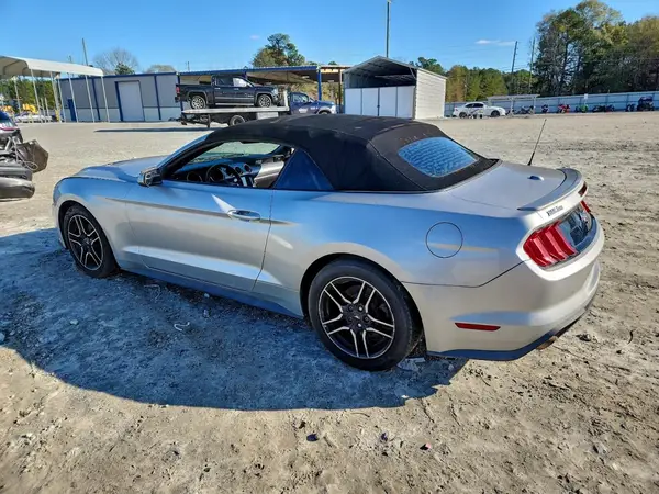 1FATP8UH0J5111097 2018 FORD MUSTANG - Image 2