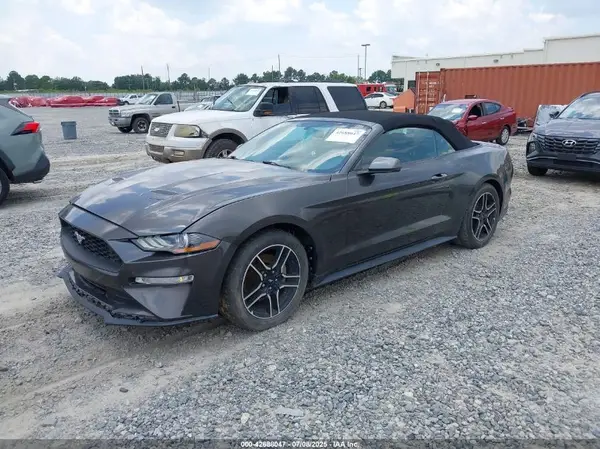 1FATP8UH0J5111262 2018 FORD MUSTANG - Image 2