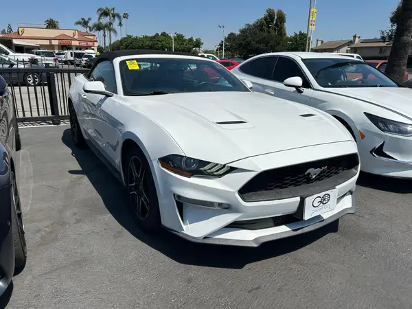 1FATP8UH0J5111777 2018 FORD MUSTANG - Image 1
