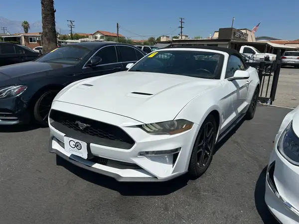 1FATP8UH0J5111777 2018 FORD MUSTANG - Image 2