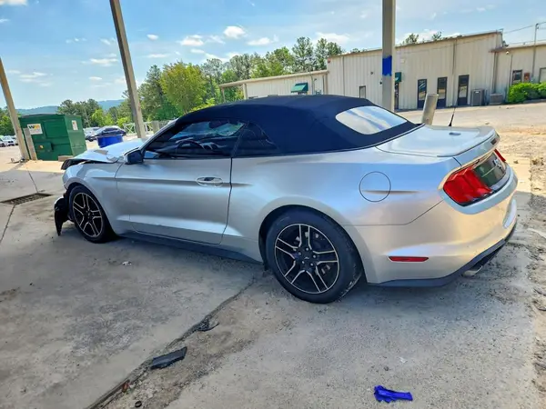 1FATP8UH0J5155911 2018 FORD MUSTANG - Image 2