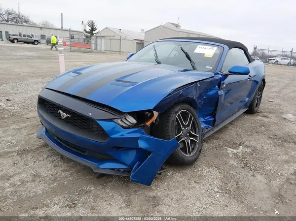 1FATP8UH0J5185555 2018 FORD MUSTANG - Image 2