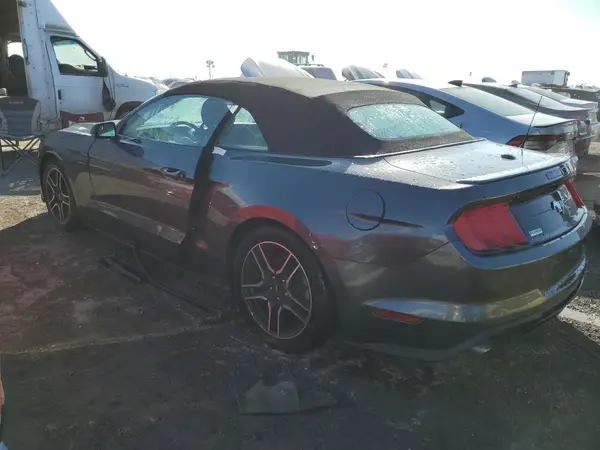 1FATP8UH0K5158566 2019 FORD MUSTANG - Image 2