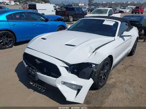 1FATP8UH0L5105965 2020 FORD MUSTANG - Image 2
