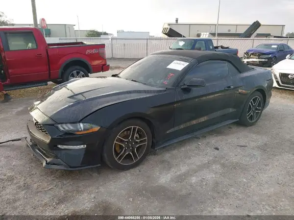 1FATP8UH0L5125519 2020 FORD MUSTANG - Image 2