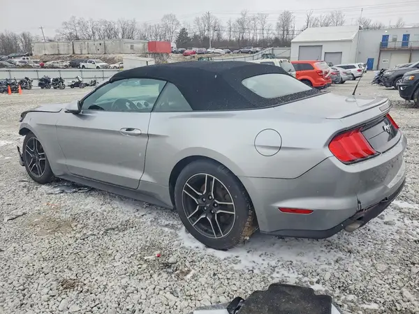 1FATP8UH0L5185946 2020 FORD MUSTANG - Image 2