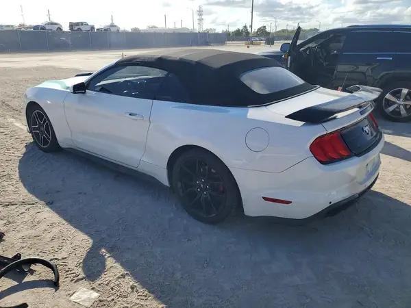 1FATP8UH0M5100590 2021 FORD MUSTANG - Image 2