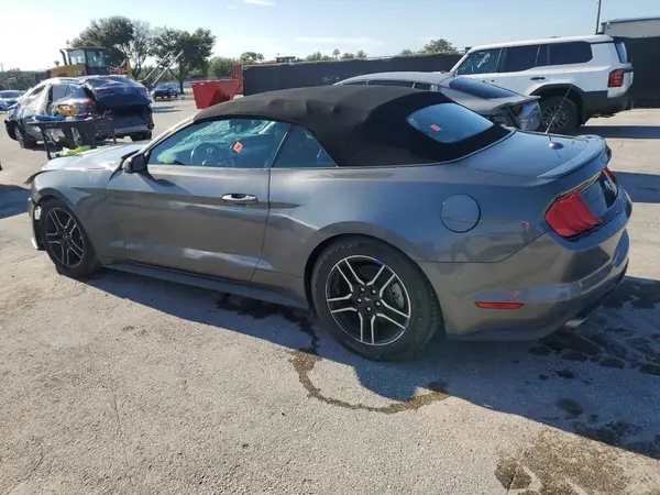 1FATP8UH0M5122556 2021 FORD MUSTANG - Image 2