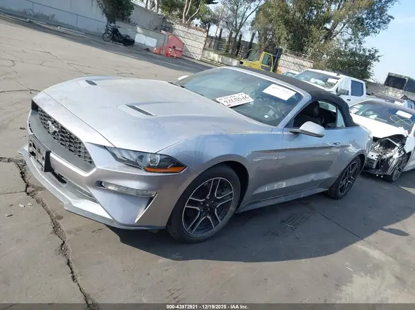 1FATP8UH0N5103717 2022 FORD MUSTANG - Image 2