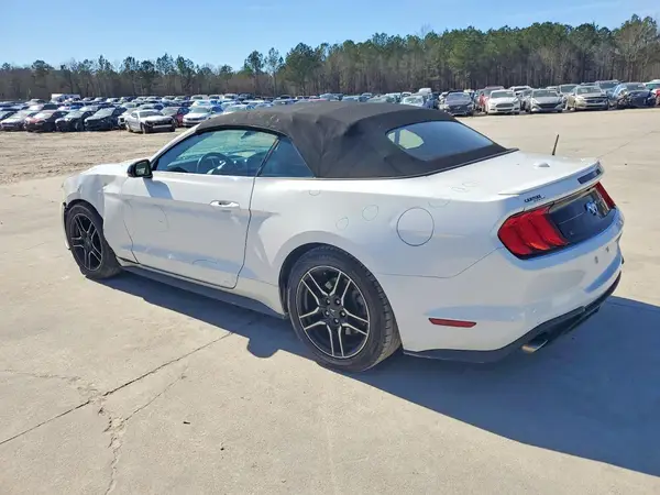 1FATP8UH0N5119707 2022 FORD MUSTANG - Image 2