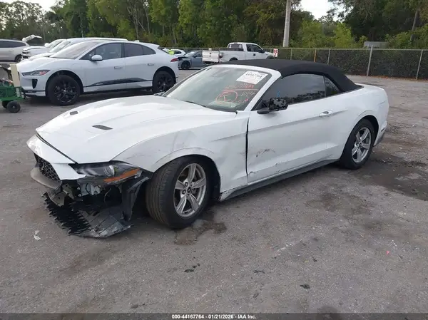 1FATP8UH0N5133090 2022 FORD MUSTANG - Image 2