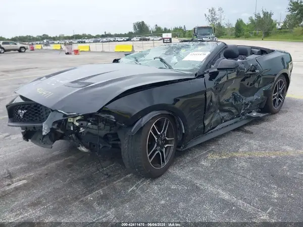 1FATP8UH0P5105731 2023 FORD MUSTANG - Image 2