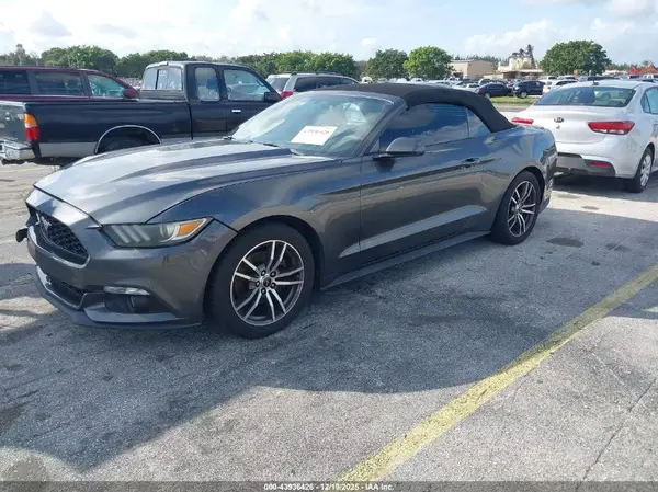 1FATP8UH1G5226851 2016 FORD MUSTANG - Image 2