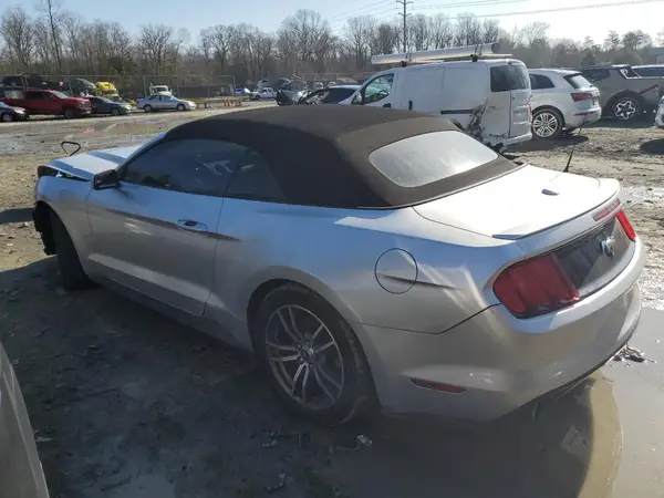 1FATP8UH1G5284717 2016 FORD MUSTANG - Image 2