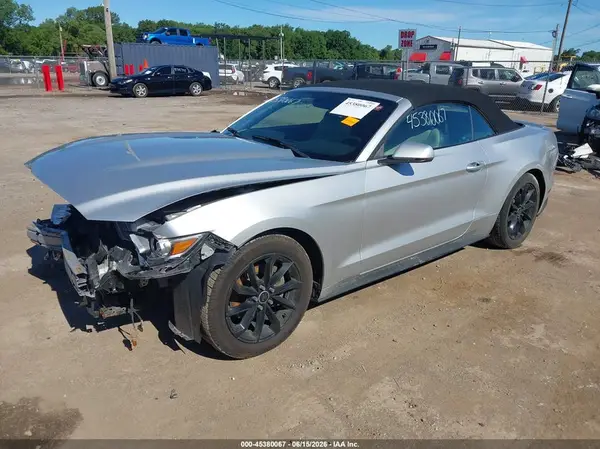 1FATP8UH1G5296382 2016 FORD MUSTANG - Image 2