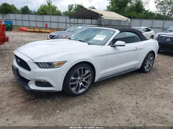 1FATP8UH1G5326111 2016 FORD MUSTANG - Image 2