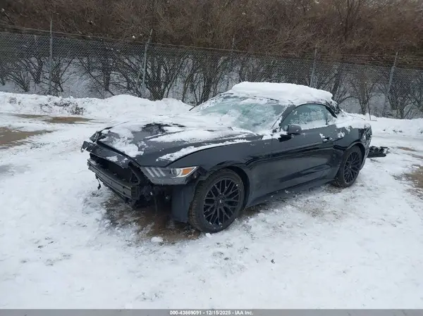 1FATP8UH1G5331146 2016 FORD MUSTANG - Image 2