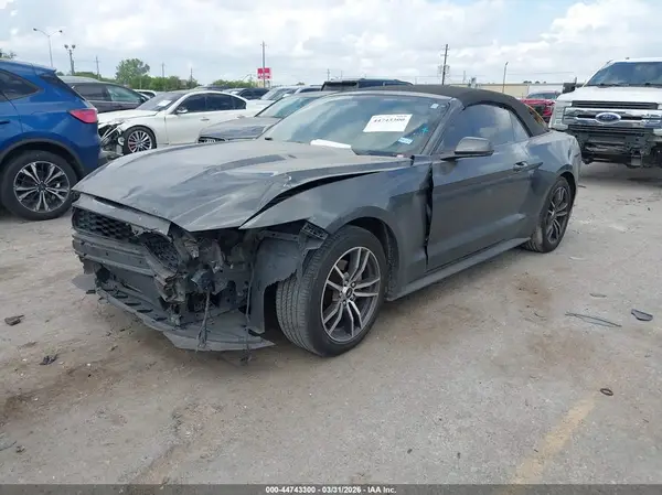 1FATP8UH1H5295265 2017 FORD MUSTANG - Image 2