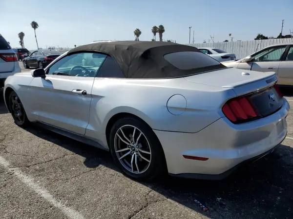 1FATP8UH1H5295704 2017 FORD MUSTANG - Image 2