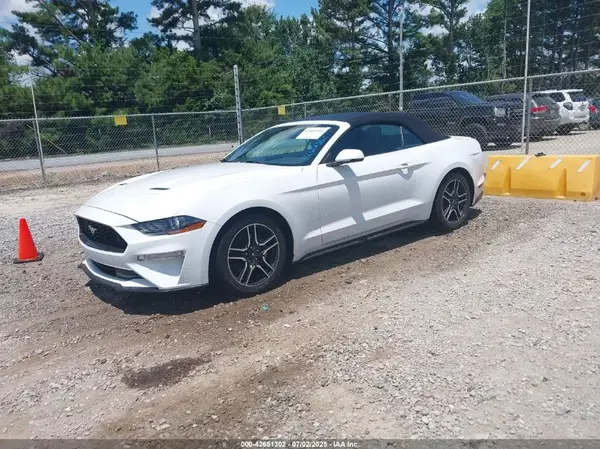1FATP8UH1J5109598 2018 FORD MUSTANG - Image 2
