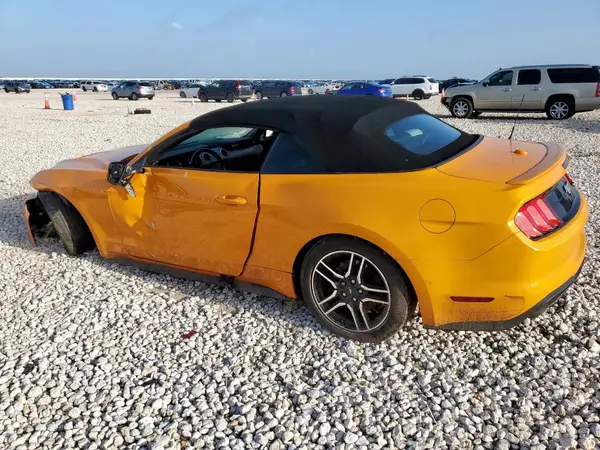 1FATP8UH1J5112128 2018 FORD MUSTANG - Image 2