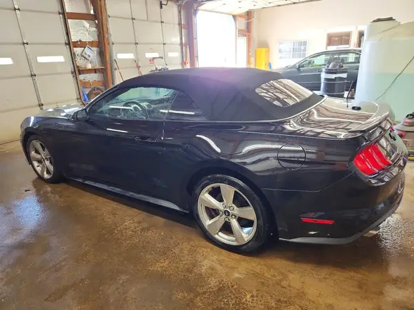 1FATP8UH1J5112159 2018 FORD MUSTANG - Image 2