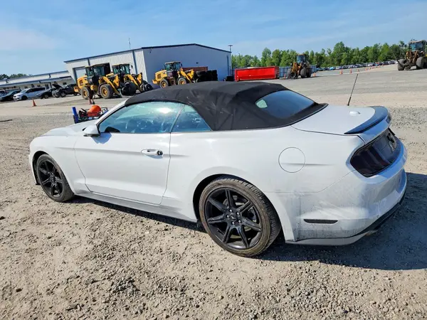 1FATP8UH1J5124389 2018 FORD MUSTANG - Image 2