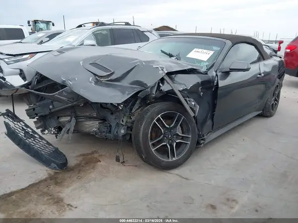 1FATP8UH1J5129480 2018 FORD MUSTANG - Image 2