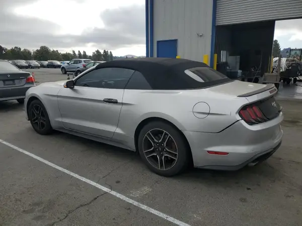 1FATP8UH1J5132492 2018 FORD MUSTANG - Image 2